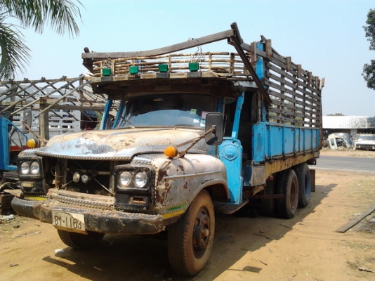 ISUZU TX 145 HP 6BB1 รถหัวยาว 10 ล้อดั๊มพ์เพลาเดียว กระบะดั๊มพ์คอกไม้ 8 ตันสภาพดีไม่มีผุกร่อน ช่วงล่างใหญ่ชุดเพลาโบกี้ของ HINO F18 เครื่องดี ช่วงล่างคัชซีไม่ผุ ยางดี 10 เส้นพร้อมบรรทุกพร้อมใช้งานได้เลย เอกสารเล่มทะเบียนครบพร้อมโอน ราคาต่อรองได้ครับ