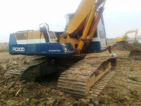 ขายด่วน..รถขุด KOMATSU PC200-5 รถสวย ทั้งคัน ใช้งานดี ทำงานไวมาก ประหยัดน้ำมัน สุด ๆ มีทะเบียนครบ.