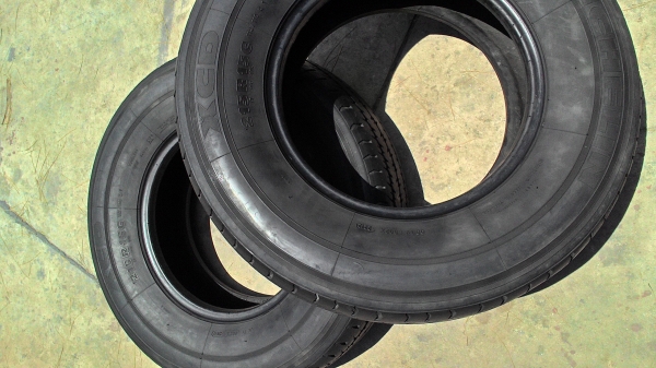 215R15C MICHELIN XCD มี 2 เส้น tel.081-427-3941 215R15C MICHELIN XCD มี 2 เส้น tel.081-427-3941