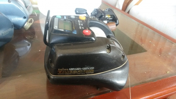 ขายรอกตกปลาไฟฟ้าตัวใหญ่พร้อมใช้มีหลายตัวของเก่าเจแปน ตัวล่ะ 3800 ไม่ต้องใช้มือหมุนอีกต่อไปครับ SHIMANO(ชิมาโน่) มี3ตัว ไดว่าตัวใหญ่ 7500 บาท