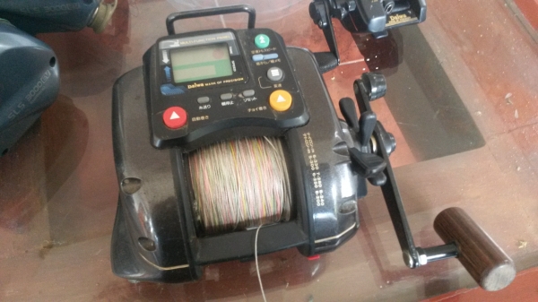 ขายรอกตกปลาไฟฟ้าตัวใหญ่พร้อมใช้มีหลายตัวของเก่าเจแปน ตัวล่ะ 3800 ไม่ต้องใช้มือหมุนอีกต่อไปครับ SHIMANO(ชิมาโน่) มี3ตัว ไดว่าตัวใหญ่ 7500 บาท