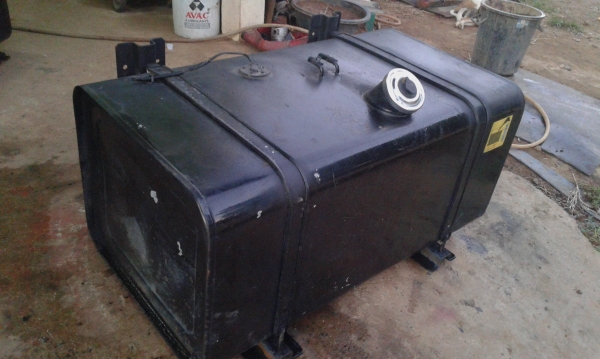 ถังน้ำมัน 300 ลิตร พร้อมขา เก่าญี่ปุ่นแท้