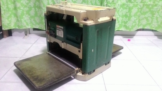 กบแท่น(เครื่องรีดไม้) มากิต้า 2012 nb หน้ากว้าง 12 นิ้ว พร้อมใช้งานครับ