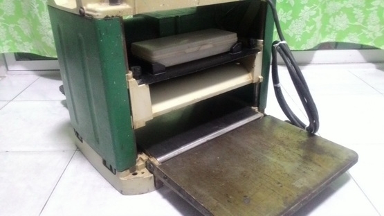 กบแท่น(เครื่องรีดไม้) มากิต้า 2012 nb หน้ากว้าง 12 นิ้ว พร้อมใช้งานครับ