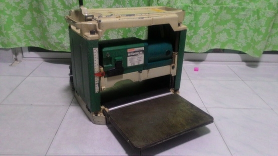 กบแท่น(เครื่องรีดไม้) มากิต้า 2012 nb หน้ากว้าง 12 นิ้ว พร้อมใช้งานครับ