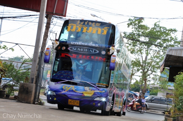 ขายรถบัสปรับอากาศ 2 ชั้น 8 ล้อ ช่วงล่าง Nissan re10. ล้อหลังเลี้ยวตาม เครื่อง hino f-20c360hp.