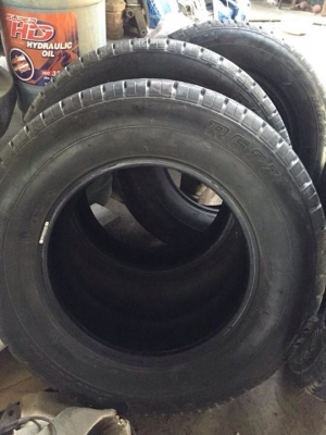 ขายยางbridgestone r623(215 70 r15) ปี14