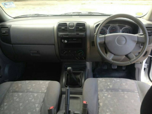 ISUZU แคปเตี้ย  ปี05   เครื่อง2.5 เกียร์ธรรมดา