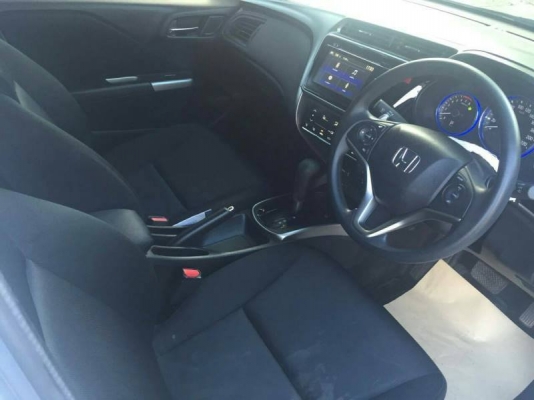 Honda All New City ปี14   ออโต้  ตัวTop พวงมาลัยมัลติ  เกียร์แพดเดิ้ลชิฟ  ปุ่มสตาร์ท