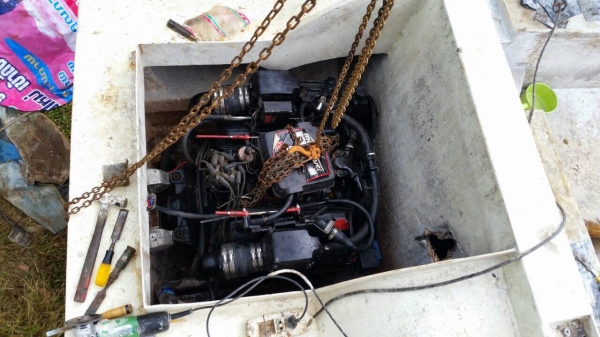 ต้องการขายเครื่อง Mercruiser 5.7L v8