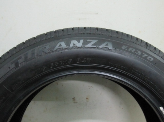 ขายยางติดรถป้ายแดงปี 15 ยี่ห้อ Bridgestone ขนาด 175 65R 15 ใส่ Honda City และ Jazz