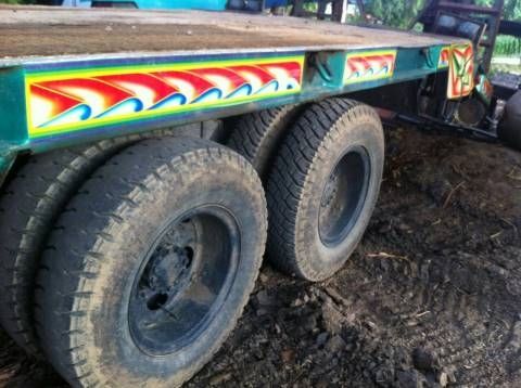 ขายรถเทนเลอร์สิบล้อ2เพลาHINO F17สโลกลางหางใหญ่สวยเครืี่อง 185แรง พร้อมบรรทุกรถขนาด200ได้เลยราคา 600,000