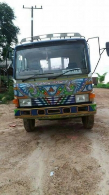 ขายรถเทนเลอร์สิบล้อMITSUBISHIเพลาเดียวพร้อมใช้ราคาถูก440,000