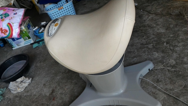 ม้าโยกไฟฟ้า National เด็กและผู้ใหญ่ใช้ได้สบาย การทำงานจะโยกเหมื่อนกับได้ขี้ม้าจริงๆ สูงจากพื้น 64 cm.