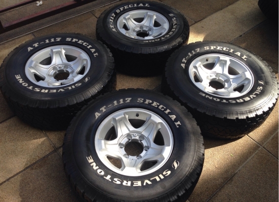 ล้อ JRD ขอบ15 พร้อมยาง Silverstone 31 10.5 R15 สภาพสวย ล้อ JRD ขอบ15 พร้อมยาง Silverstone 31 10.5 R15 สภาพสวย