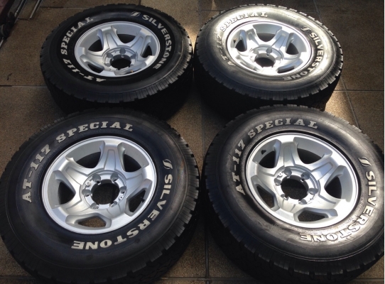 ล้อ JRD ขอบ15 พร้อมยาง Silverstone 31 10.5 R15 สภาพสวย ล้อ JRD ขอบ15 พร้อมยาง Silverstone 31 10.5 R15 สภาพสวย