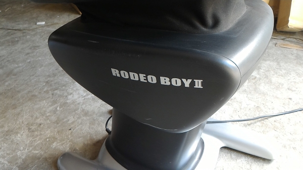 ม้าโยกไฟฟ้า (RODEO BOY ) จากญี่ปุ่นยี่ห้อ THRIVE มีโมดการทำงานหลายแบบ