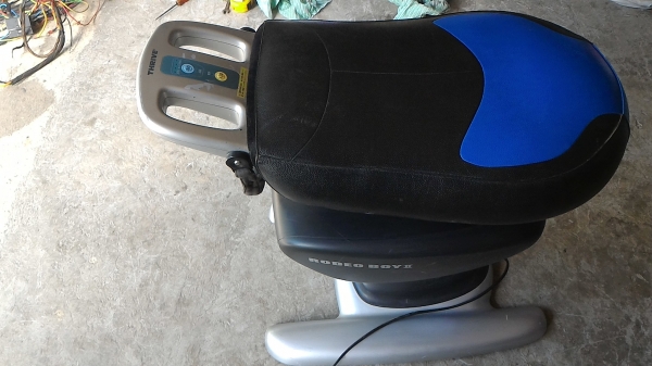 ม้าโยกไฟฟ้า (RODEO BOY ) จากญี่ปุ่นยี่ห้อ THRIVE มีโมดการทำงานหลายแบบ