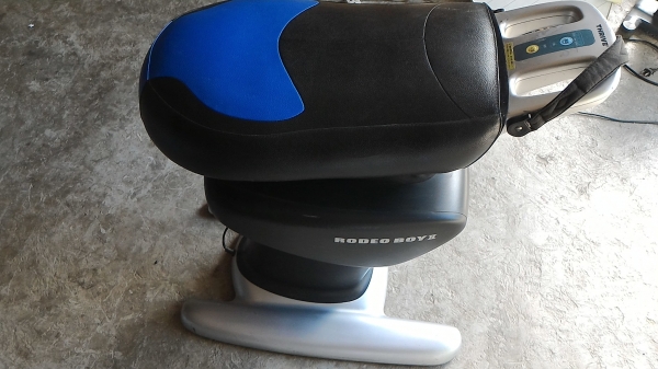 ม้าโยกไฟฟ้า (RODEO BOY ) จากญี่ปุ่นยี่ห้อ THRIVE มีโมดการทำงานหลายแบบ