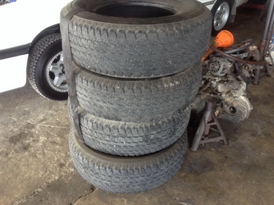 ขายยาง  BRIDGESTONE 265/70R16