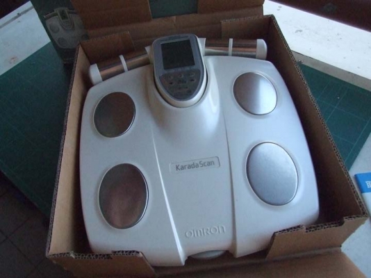 ขายเครื่องวัดไขมัน และ ชั่งน้ำหนัก OMRON HBF354w