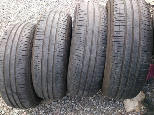 ขายยาง มิชลิน 195/65R15 ยางสัปดาห์ที่04ปี14 ดอกยางหนาลึกเท่ากัน จำนวน 1 ชุด 3200