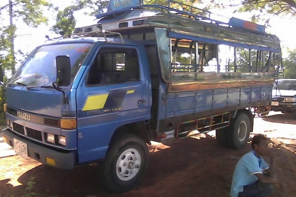 ขายรถโดยสารNPR 110แรง เครื่องดี แคชซีสวย สภาพพร้อมใช้งาน เอกสารพร้อมโอน สนใจโทร 090-8588220คุณนะ 093-3258446คุณบิว ID:narong498 หรือเข้าดูสินค้าอื่นๆได้ที่ www.truck.in.th/498 หรือเพจFacebook ณรงค์ ซื้อขายรถมือสอง (เว็บไซต์ส่วนตัว) หรือFacebook ตลาดรถมือส