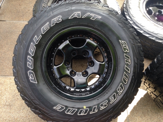 ล้อแท้ Interspeed ขอบ15 พร้อมยาง Bridstone 31 10.5 R15 สิ้นปี11 ดอกเต็ม