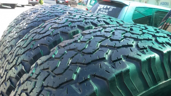 ขายยาง bf all 265/75/16 ปี11