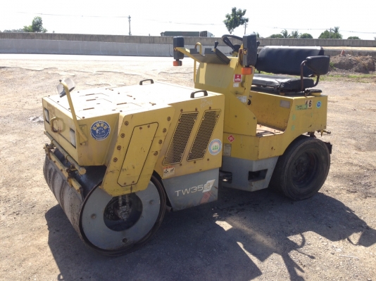 มี VDO รถบด 3 ตัน SAKAI TW350 เก่าญี่ปุ่น ไม่เคยใช้งานในไทย