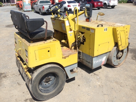 มี VDO รถบด 3 ตัน SAKAI TW350 เก่าญี่ปุ่น ไม่เคยใช้งานในไทย