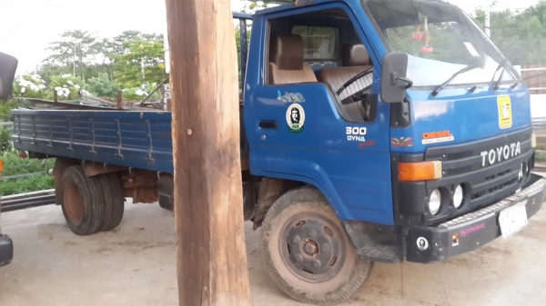 ขายรถ 6 ล้อไดน่า300