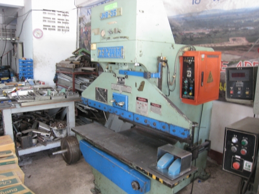 ขายเครื่องพับเหล็ก 35 ตัน ยาว 1.5 เมตร