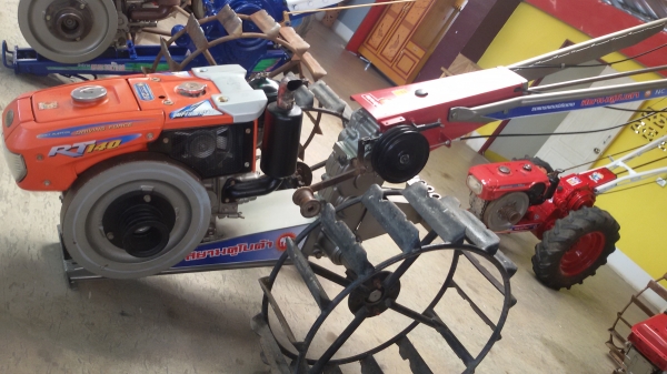 ขายเครื่องอาที140พร้อมสยามรถจะชื่อแต่เครื่องก็ได้ครับราคา35000บาทจะชื่อแต่โครงก็ได้ราคา18500บาท อยู่ วังบัว คลองขลุง กำแพงเพชร  ราคาเติม535000บาท   สนใจสอบุถามได้ที่081 3655997 อ๋าพร  พาเจริญ  ราคาต่อรองได้อีกนะครับ