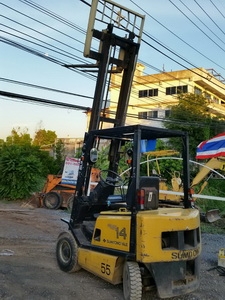 โฟคลิฟท์ รถยก 1.4 ตัน SUMITOMO เครื่องเบนชิน เสาสูง 3.5 เมตร ราคา 120,000 บาท โฟคลิฟท์ รถยก 1.4 ตัน SUMITOMO เครื่องเบนชิน เสาสูง 3.5 เมตร ราคา 120,000 บาท