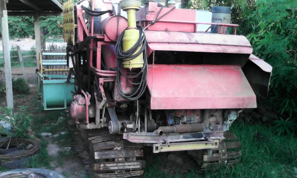 ขายรถเกี่ยวข้าว ตัวเดิน 10 ปั้มคายาบา เบอร์ 23 เครื่อง อีซูซุ 195 แรง