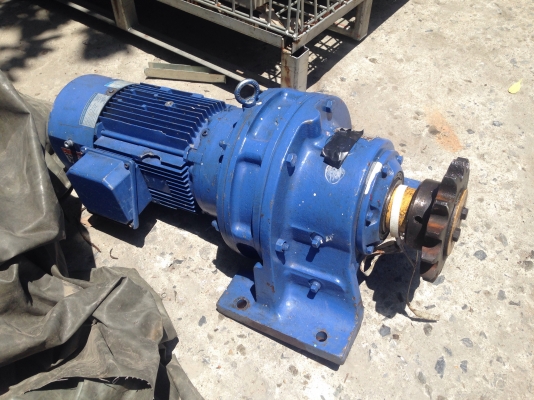 ขายมอเตอร์เกียร์ Cycro drive Sumitomo 5HP. 380V มีเบรคในตัว อัตราทด 1:104 สภาพสวยมาก พร้อมใช้งาน