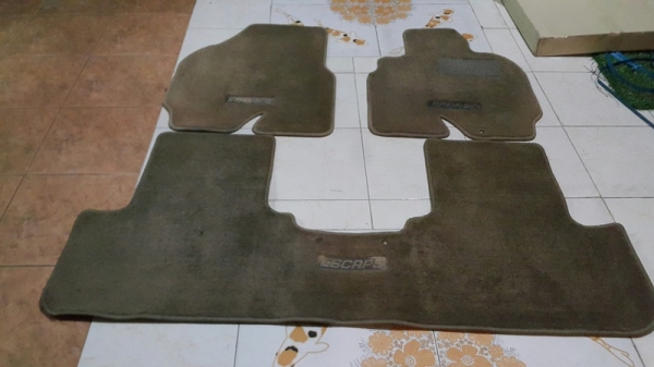 พรม FORD ESCAPE ครบชุด