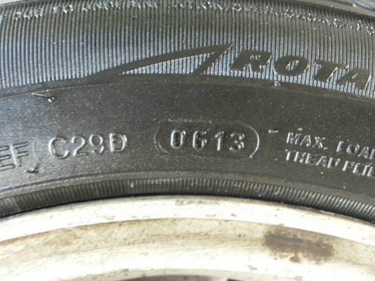 ล้อเดิมวีออสพร้อมยาง 185-60R15