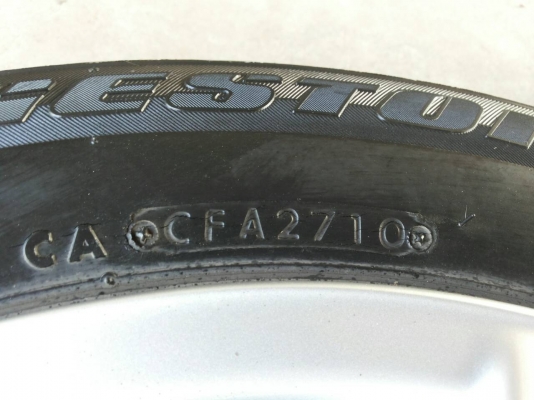 ล้อเดิมวีออสพร้อมยาง 185-60R15