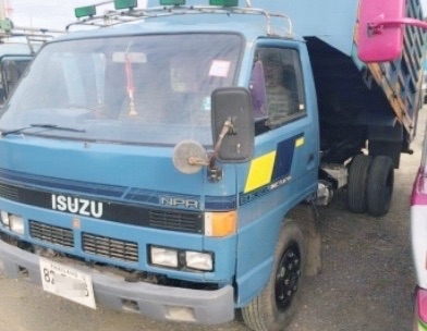 ISUZU NPR 120 HP 4HF1 หกล้อดั๊มพ์ กระบะดั๊มพ์เหล็ก 4 ตันคอกเกษตรสภาพใหม่สวยจัดพร้อมบรรทุกหนักได้เลย เครื่องยนต์ 120 แรงวางใหม่ลงเล่มครบพร้อม ภายในเก๋งคอนโซลสวยครบ เกียร์สั้น พวงมาลัยธรรมดา ช่วงล่างใหญ่คัชซีสวย ยาง 8.25 ขอบ 16 สภาพดีประมาณ 70\% พร้อมใช้งาน ISUZU NPR 120 HP 4HF1 หกล้อดั๊มพ์ กระบะดั๊มพ์เหล็ก 4 ตันคอกเกษตรสภาพใหม่สวยจัดพร้อมบรรทุกหนักได้เลย เครื่องยนต์ 120 แรงวางใหม่ลงเล่มครบพร้อม ภายในเก๋งคอนโซลสวยครบ เกียร์สั้น พวงมาลัยธรรมดา ช่วงล่างใหญ่คัชซีสวย ยาง 8.25 ขอบ 16 สภาพดีประมาณ 70\% พร้อมใช้งาน