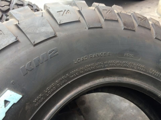 BF Goodrich Mud-Terrain KM2 265 75 r16 ยางใหม่ปี13