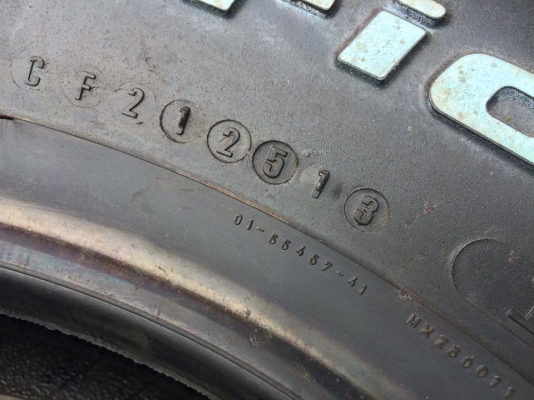 BF Goodrich Mud-Terrain KM2 265 75 r16 ยางใหม่ปี13