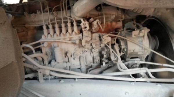 ISUZU JUMBO 270 HP 6SD1 TURBO สิบล้อ 2 เพลา มีระบบลากพ่วงติดตั้งมาพร้อมใช้งานครับ กระบะเหล็กคอกเกษตรไม่ดั๊มพ์พร้อมบรรทุกหนักได้เลย วางเครื่องยนต์วางเกียร์ของ ISUZU DECA ลงเล่มครบพร้อม ภายในเก๋งคอนโซลครบ พวงมาลัยเพาเวอร์ ระบบเบรคทริ๊ปฟี้ ช่วงล่างใหญ่ 2 เพล