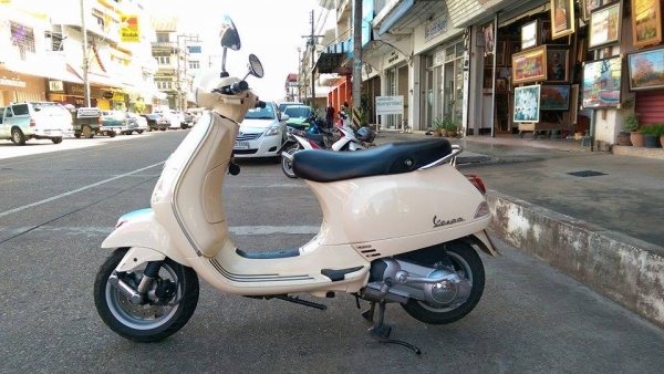 ขายคับ VESPA LX150 ปี2010 รถจดทะเบียนปี2555 ทะเบียนพร้อมโอน สีสวย เดิมๆ รถใช้งานมาไม่ถึงสองพันโลคับ ราคา 59000 บาท ดูรถได้ที่ สนใจติดต่อ 081-0578282 คับ ส่งได้ทั่วไทยคับ สนใจติดต่อ 081-0578282 FACEBOOK ชาญณรงค์ ป๊อป ชัยอมฤต ไอดีไลน์ POPBIGBIKESAKON คับ