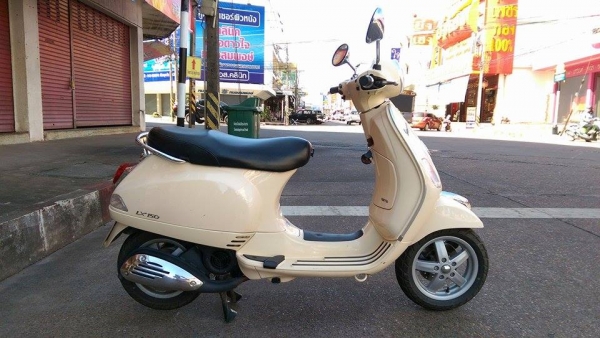 ขายคับ VESPA LX150 ปี2010 รถจดทะเบียนปี2555 ทะเบียนพร้อมโอน สีสวย เดิมๆ รถใช้งานมาไม่ถึงสองพันโลคับ ราคา 59000 บาท ดูรถได้ที่ สนใจติดต่อ 081-0578282 คับ ส่งได้ทั่วไทยคับ สนใจติดต่อ 081-0578282 FACEBOOK ชาญณรงค์ ป๊อป ชัยอมฤต ไอดีไลน์ POPBIGBIKESAKON คับ