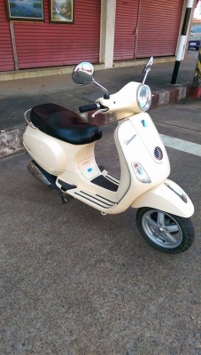 ขายคับ VESPA LX150 ปี2010 รถจดทะเบียนปี2555 ทะเบียนพร้อมโอน สีสวย เดิมๆ รถใช้งานมาไม่ถึงสองพันโลคับ ราคา 59000 บาท ดูรถได้ที่ สนใจติดต่อ 081-0578282 คับ ส่งได้ทั่วไทยคับ สนใจติดต่อ 081-0578282 FACEBOOK ชาญณรงค์ ป๊อป ชัยอมฤต ไอดีไลน์ POPBIGBIKESAKON คับ