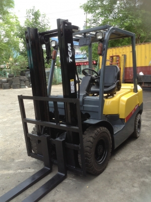 +++ ขายโฟล์คลิฟท์  T.C.M. FD25  (รุ่นใหม่)  T3  ขนาด  2.5  ตัน  เครื่องยนต์ดีเซล  เสา  3  เมตร  เกียร์ออโ่ตเมติค  ยางตัน  รถสภาพดี  พร้อมใช้  รับประกันเครื่อง + เกียร์  3  เดือนครับ