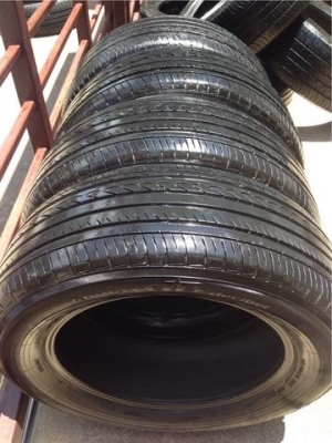 ยาง Yokohama 215 60 16 สิ้นปี13 ดอกเต็มไม่มีปะ ราคาไม่แพง