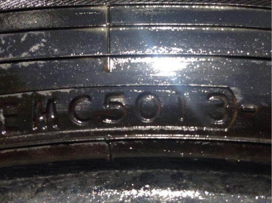 ยาง Yokohama 215 60 16 สิ้นปี13 ดอกเต็มไม่มีปะ ราคาไม่แพง